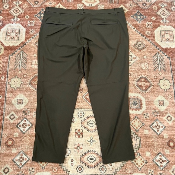 Lululemon Men’s Commission Pant Slim Warpstreme 28" in Dark Olive - Picture 7 of 11